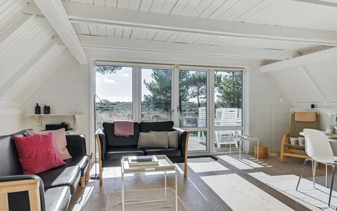 Trana - 2Km from the Sea: Meubilair, Flooring, Interieur Ontwerp, Hout, Verdieping, Plafond, Houten Vloer, Stoel, Woonkamer, Kamer