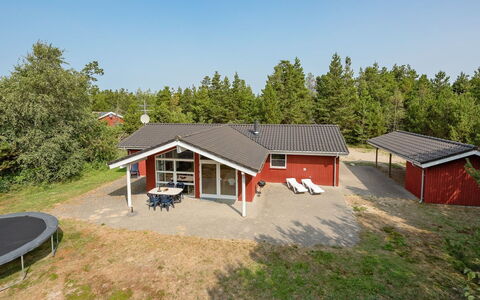 Guthmund - 1Km from the Sea: Dak, Huis, Land Lot, Huis, Verblijf, Landgoed, Garden Gebouwen, Schaduw, Blokhut, Landscaping