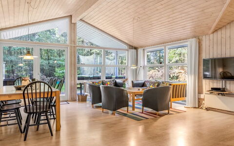 Guthmund - 1Km from the Sea: Appartement, Schaduw, Balkon, Stoel, Hek, Buitenmeubels, Aluminium, Kunstgras
