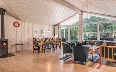 Guthmund - 1Km from the Sea: Appartement, Schaduw, Balkon, Stoel, Hek, Buitenmeubels, Aluminium, Kunstgras