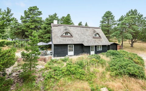 Risto - 2.3Km from the Sea: Huis, Dak, Huis, Verblijf, Schuur, Garden Gebouwen, Siding, Werf, Blokhut, Hut