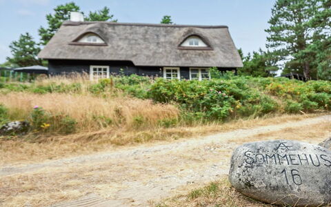 Risto - 2.3Km from the Sea: Huis, Dak, Huis, Verblijf, Schuur, Garden Gebouwen, Siding, Werf, Blokhut, Hut