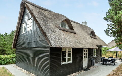 Risto - 2.3Km from the Sea: Huis, Dak, Huis, Verblijf, Schuur, Garden Gebouwen, Siding, Werf, Blokhut, Hut