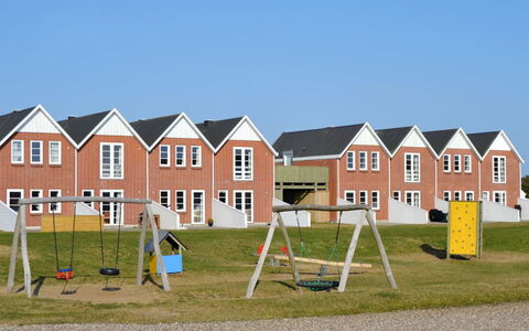 Rauha - 2.3Km from the Sea: Woongebied, Dak, Voorstad, Oprit, Landgoed, Schoorsteen