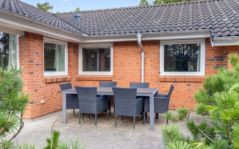 Taisto - 1.8Km from the Sea: Struik, Stedelijk Ontwerp, Groundcover, Steen, Appartement, Landgoed, Metselwerk, Balkon, Landscaping