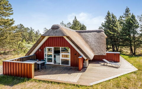 Urpo - 6Km from the Sea: Struik, Stedelijk Ontwerp, Groundcover, Steen, Appartement, Landgoed, Metselwerk, Balkon, Landscaping