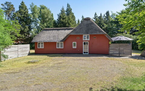 Gudmund - 3.9Km from the Sea: Verblijf, Tuin, Siding, Garden Gebouwen, Schaduw, Werf, Backyard, Gazon, Boerderij, Landscaping