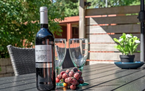 Gudmund - 3.9Km from the Sea: Fles, Glazen Fles, Barware, Wijnfles, Wijn, Drinkware, Glas