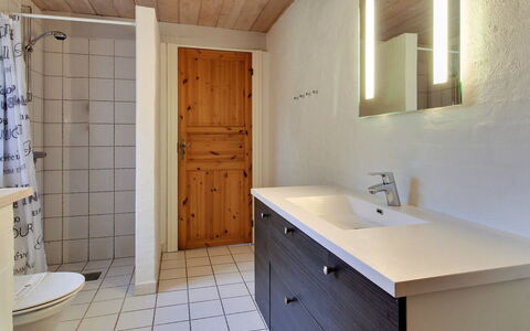 Naili - 3.1Km from the Sea: Hout, Flooring, Meubilair, Wastafel, Interieur Ontwerp, Verdieping, Major Appliance, Countertop, Loodgieterswerkinrichting, Keuken