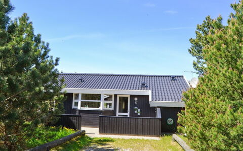 Börge - 3.9Km from the Sea: Meubilair, Interieur Ontwerp, Stoel, Flooring, Tafel, Toevlucht, Verdieping, Plafond, Kamer, Eco Hotel