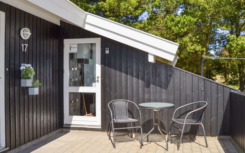 Börge - 3.9Km from the Sea: Meubilair, Interieur Ontwerp, Stoel, Flooring, Tafel, Toevlucht, Verdieping, Plafond, Kamer, Eco Hotel