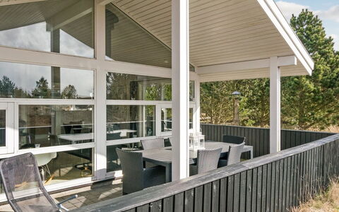 Börge - 3.9Km from the Sea: Meubilair, Interieur Ontwerp, Stoel, Flooring, Tafel, Toevlucht, Verdieping, Plafond, Kamer, Eco Hotel