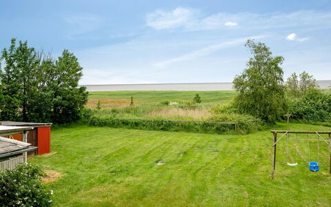 Jalmari - 3.5Km from the Sea: Struik, Stedelijk Ontwerp, Groundcover, Steen, Appartement, Landgoed, Metselwerk, Balkon, Landscaping