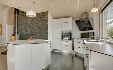 Haghbarth - 2.3Km from the Sea: Plafond, Interieur Ontwerp, Hout, Flooring, Keuken, Lichte Inrichting, Countertop, Verdieping, Verlichting, Huis