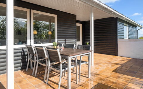 Toralf - 3.5Km from the Sea: Hout, Flooring, Verdieping, Meubilair, Veranda, Samengesteld Materiaal, Dek, Houten Vloer, Hardwood, Schaduw