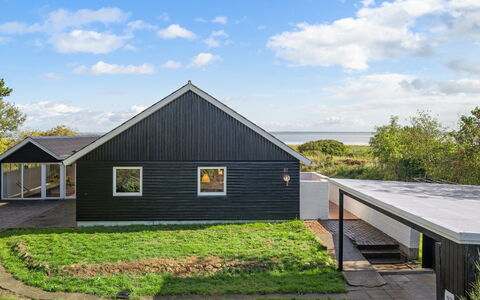 Toralf - 3.5Km from the Sea: Huis, Dak, Deur, Verblijf, Tuin, Landgoed, Schaduw, Landscaping, Boerderij, Siding