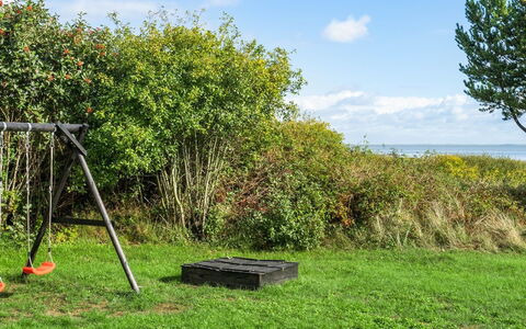 Toralf - 3.5Km from the Sea: Weide, Tuin, Gazon, Buitenmeubels, Park, Openluchtbank