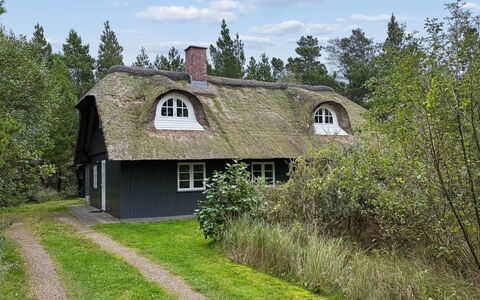 Volmar - 3.5Km from the Sea: Zwembad, Bergketen, Eco Hotel, Toevlucht, Landgoed, Vallei, Villa, Landscaping, Badplaats, Backyard