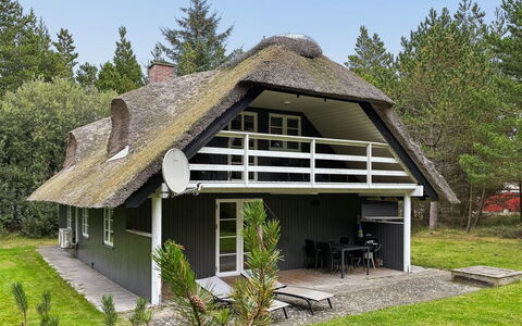 Volmar - 3.5Km from the Sea: Zwembad, Bergketen, Eco Hotel, Toevlucht, Landgoed, Vallei, Villa, Landscaping, Badplaats, Backyard