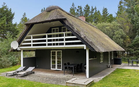 Volmar - 3.5Km from the Sea: Zwembad, Bergketen, Eco Hotel, Toevlucht, Landgoed, Vallei, Villa, Landscaping, Badplaats, Backyard