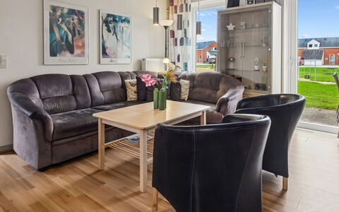 Nilaus - 2.3Km from the Sea: Meubilair, Interieur Ontwerp, Flooring, Verdieping, Bankstel, Hout, Houten Vloer, Woonkamer, Tafel, Kamer