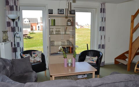 Nilaus - 2.3Km from the Sea: Meubilair, Flooring, Hout, Interieur Ontwerp, Verdieping, Kamer, Plafond, Stoel, Woonkamer, Appartement