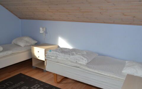 Nilaus - 2.3Km from the Sea: Verdieping, Flooring, Slaapkamer, Bed, Hout, Laken, Bedding, Meubilair, Interieur Ontwerp, Bed Frame