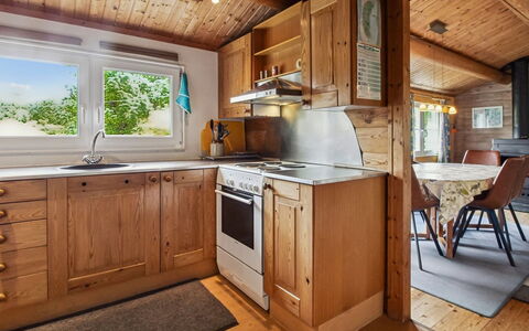 Thorbergh - 2Km from the Sea: Hout, Keuken, Meubilair, Interieur Ontwerp, Huis, Countertop, Beits, Hardwood, Cabinetry, Deur