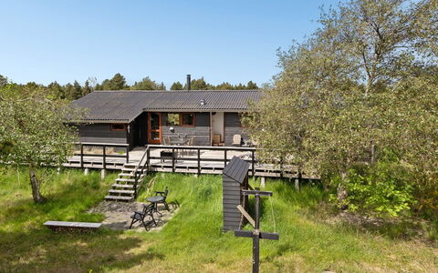 Arjuna - 3.8Km from the Sea: Struik, Stedelijk Ontwerp, Groundcover, Steen, Appartement, Landgoed, Metselwerk, Balkon, Landscaping