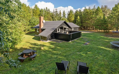 Jul - 900M from the Sea: Gras, Boom, Huis, Huis, Verblijf, Dak, Struik, Landelijk Gebied, Land Lot, Landgoed