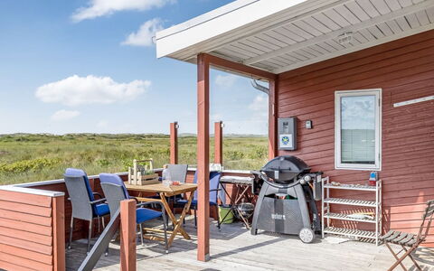 Hermoth - 300M from the Sea: Hout, Deur, Meubilair, Dek, Beits, Stoel, Veranda, Hardwood, Verblijf, Buitenmeubels