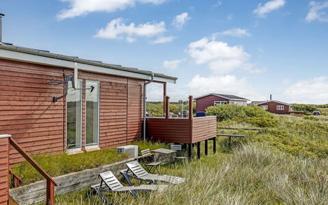 Hermoth - 300M from the Sea: Land Lot, Huis, Verblijf, Siding, Schaduw, Veranda, Werf, Dek, Daylighting, Balkon