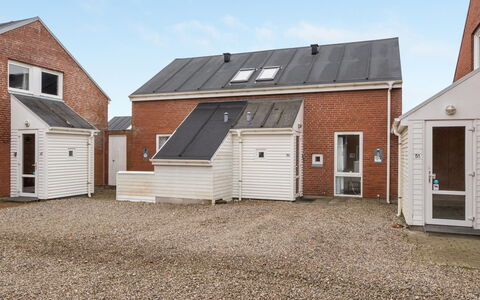 Paula - 2.3Km from the Sea: Dak, Huis, Siding, Schuur, Oprit, Winter, Freezing, Daylighting, Sneeuw, Garage