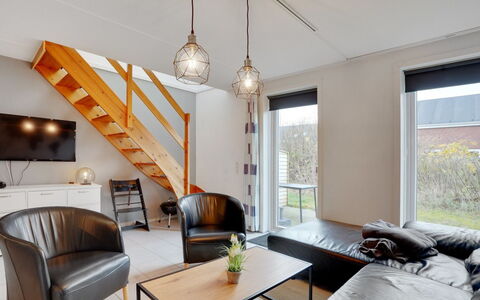 Paula - 2.3Km from the Sea: Meubilair, Interieur Ontwerp, Flooring, Hout, Plafond, Verdieping, Lichte Inrichting, Kamer, Verlichting, Woonkamer