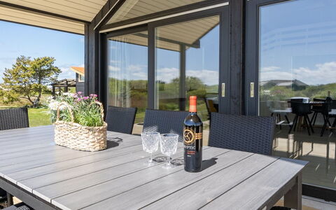Gubbe - 500M from the Sea: Hout, Meubilair, Veranda, Stoel, Dek, Buitenmeubels, Schaduw, Keuken En Eettafel, Hardwood, Patio