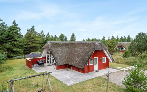 Gunlög - 3.1Km from the Sea: Architectuur, Dak, Huis, Samengesteld Materiaal, Daylighting, Siding, Oprit