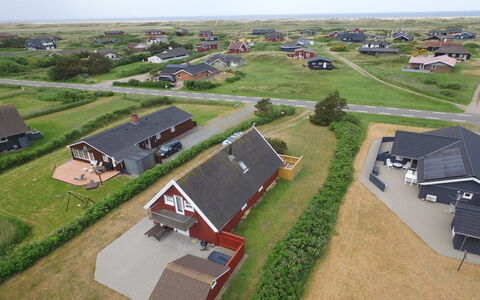 Andor - 500M from the Sea: Struik, Stedelijk Ontwerp, Groundcover, Steen, Appartement, Landgoed, Metselwerk, Balkon, Landscaping