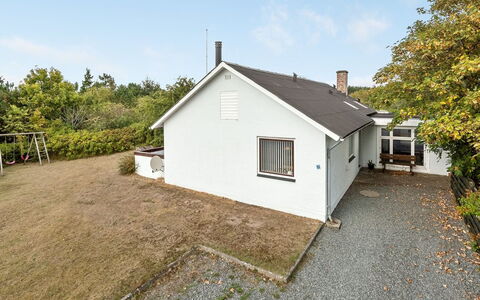 Sylvie - 1.5Km from the Sea: Appartement, Schaduw, Balkon, Stoel, Hek, Buitenmeubels, Aluminium, Kunstgras