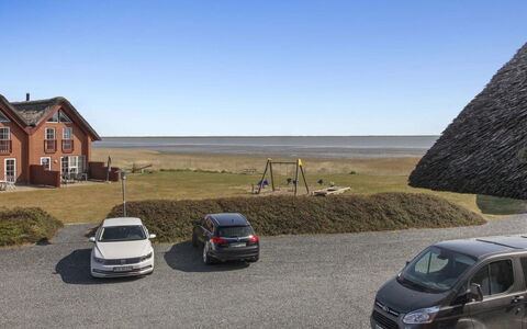 Eda - 3.5Km from the Sea: Struik, Stedelijk Ontwerp, Groundcover, Steen, Appartement, Landgoed, Metselwerk, Balkon, Landscaping
