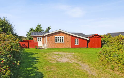 Hendrine - 500M from the Sea: Verblijf, Huis, Huis, Dak, Veranda, Landgoed, Siding, Garden Gebouwen, Boerderij, Werf