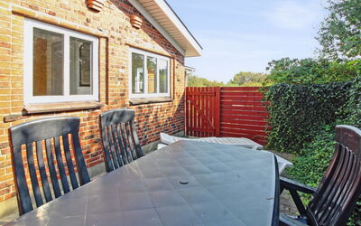 Hendrine - 500M from the Sea