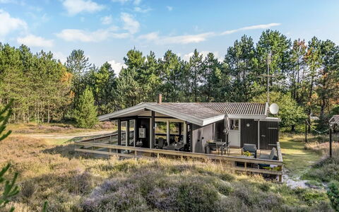 Sigrun - 4Km from the Sea: Gras, Grasland, Landschap, Ecoregio, Plain, Plantengemeenschap, Land Lot, Buitenmeubels, Prairie, Shrubland