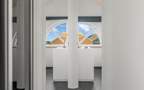 Hugo - 2.5Km from the Sea: Dak, Huis, Huis, Verblijf, Deur, Siding, Landgoed, Gazon, Werf, Veranda
