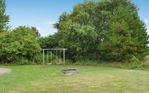 Vivan - 3.8Km from the Sea: Gras, Boom, Struik, Grasland, Plain, Land Lot, Gazon, Groundcover, Weide