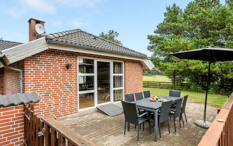 Botulf - 3.8Km from the Sea: Verblijf, Huis, Huis, Dak, Veranda, Landgoed, Siding, Garden Gebouwen, Boerderij, Werf