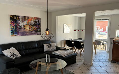 Bosse - 2.3Km from the Sea: Meubilair, Interieur Ontwerp, Flooring, Muur, Verdieping, Bankstel, Hout, Woonkamer, Plafond, Kamer