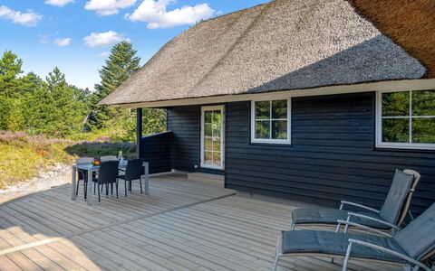 Thorulf - 3.5Km from the Sea: Thatching, Verblijf, Huis, Dak, Huis, Boerderij, Hut, Landgoed, Dorp