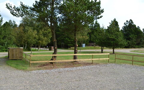 Ferhat - 2.9Km from the Sea: Dak, Huis, Land Lot, Huis, Verblijf, Landgoed, Garden Gebouwen, Schaduw, Blokhut, Landscaping