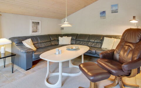Elsy - 2.6Km from the Sea: Hout, Huis, Verblijf, Huis, Dak, Landelijk Gebied, Siding, Blokhut, Garden Gebouwen, Hardwood