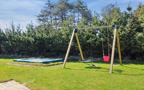 Amundi - 3.8Km from the Sea: Gras, Grasland, Landschap, Ecoregio, Plain, Plantengemeenschap, Land Lot, Buitenmeubels, Prairie, Shrubland
